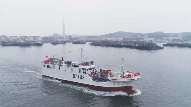 我國自主建造的首批兩艘大洋性玻璃鋼超低溫金槍魚延繩釣船隆興801和隆興802順利啟航，對(duì)于我國的玻璃鋼漁船產(chǎn)業(yè)化進(jìn)程具有里程碑式的重要而深遠(yuǎn)的意義。廣東博皓提供玻璃鋼船艇選材解決方案。