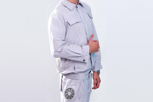 風(fēng)扇降溫服 迷彩/灰色長(zhǎng)袖/短袖降溫服套裝 進(jìn)口面料 可快速安裝/拆卸 風(fēng)扇降溫服 迷彩/灰色長(zhǎng)袖/短袖降溫服套裝 進(jìn)口面料 可快速安裝/拆卸
