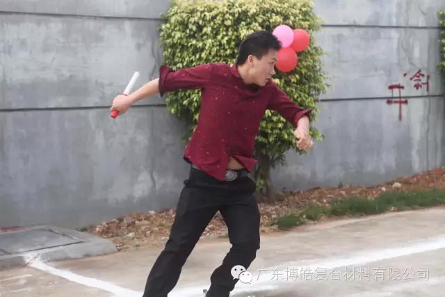堅(jiān)韌不拔展雄風(fēng)，團(tuán)結(jié)協(xié)作顯氣魄--熱烈慶祝博皓首屆運(yùn)動會隆重召開